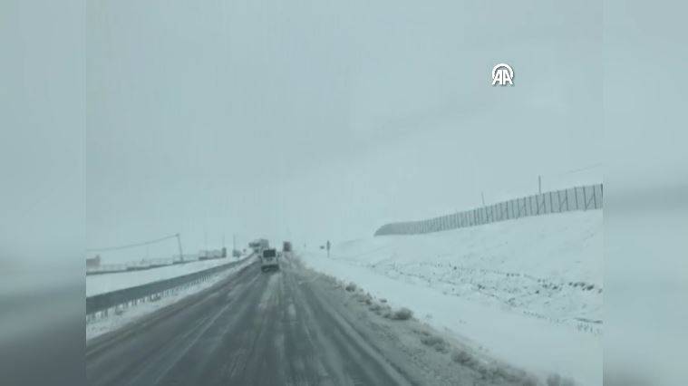 Ardahan-Posof yolunda ulaşıma kar engeli 14